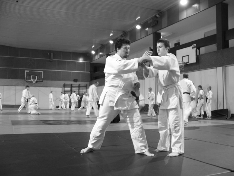 seminariumzsenseimatsuomasazumi8danmosirzabrze1920042008r35.jpg