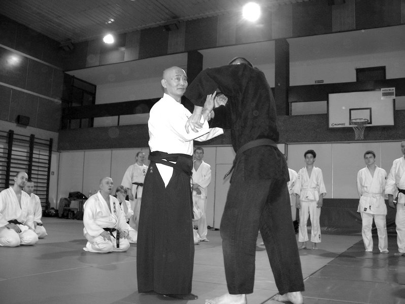 seminariumzsenseimatsuomasazumi8danmosirzabrze1920042008r66.jpg